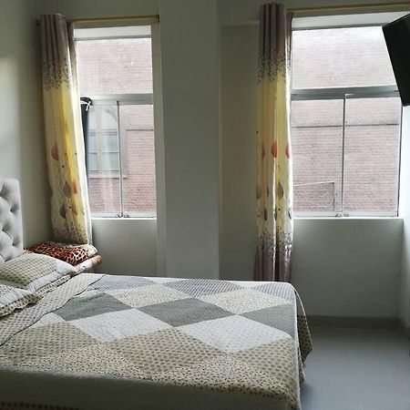 Studio Entero Cerca Al Palacio Gobierno Apartment Lima Luaran gambar