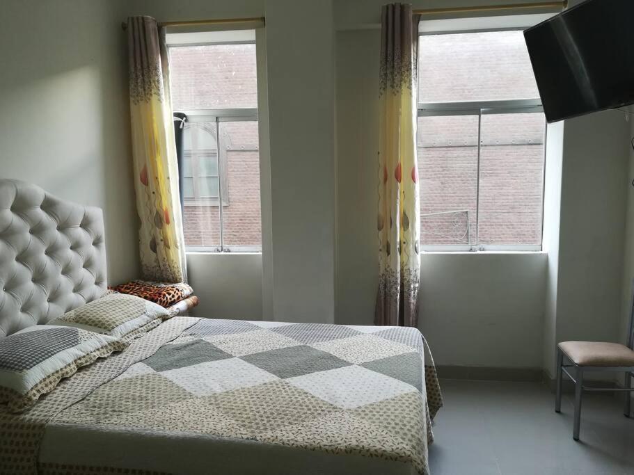 Studio Entero Cerca Al Palacio Gobierno Apartment Lima Luaran gambar
